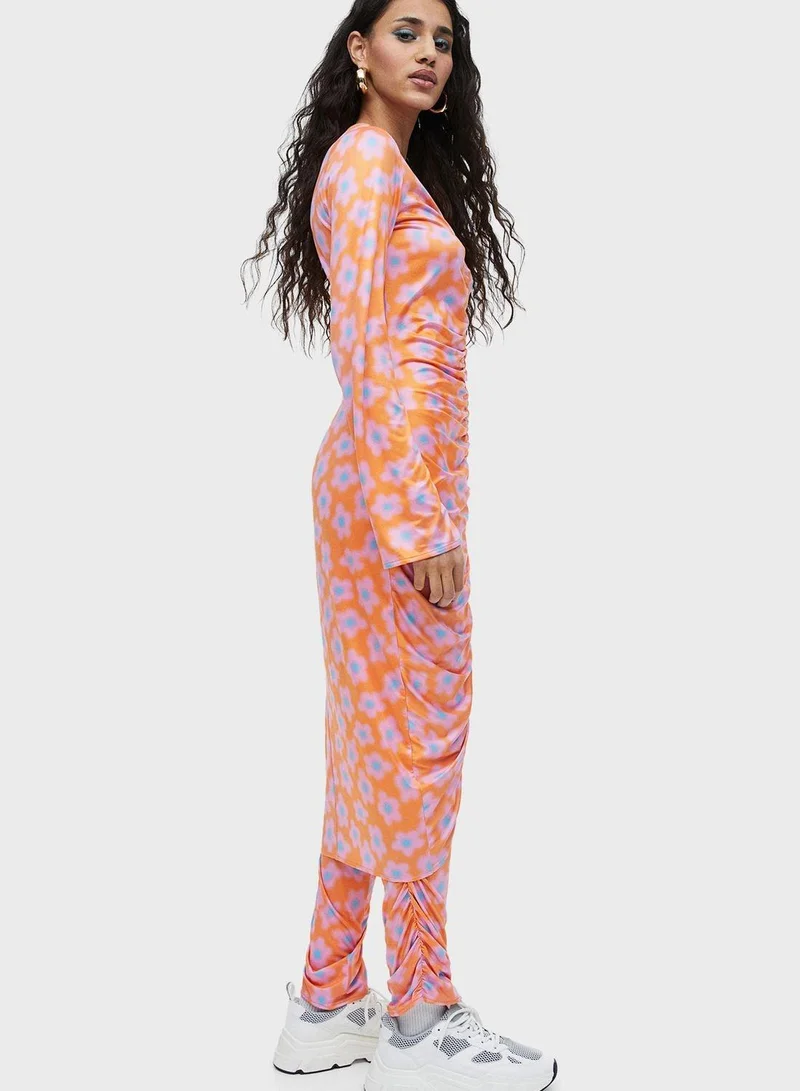 اتش اند ام فستان مزين بطبعات زهور